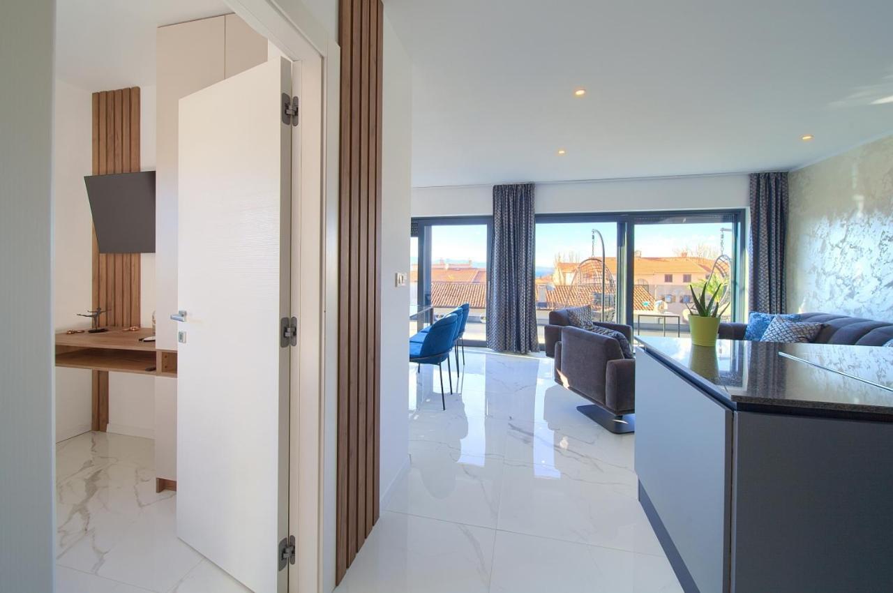 Apartamento Penthouse Rosa Malinska Exterior foto
