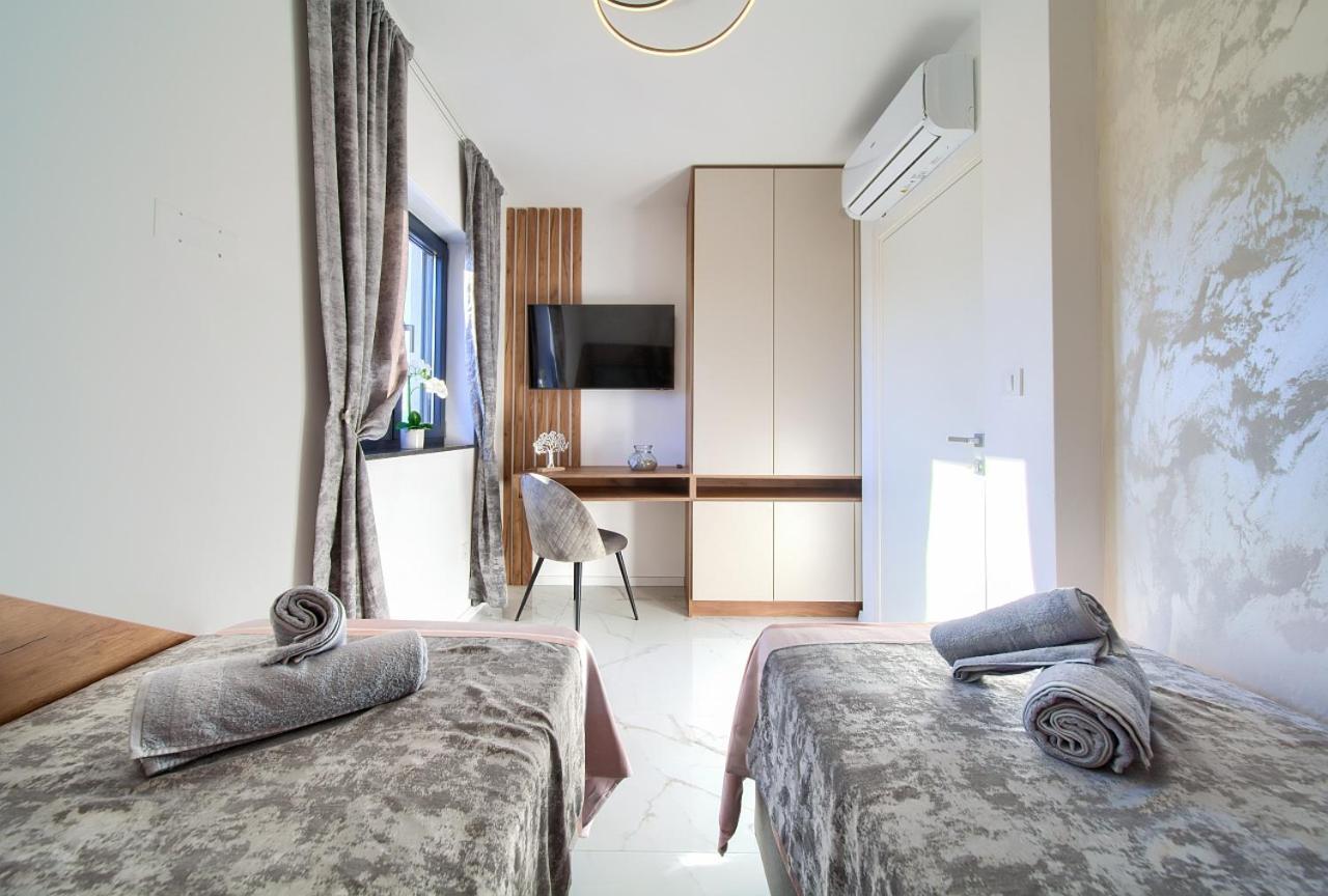 Apartamento Penthouse Rosa Malinska Exterior foto
