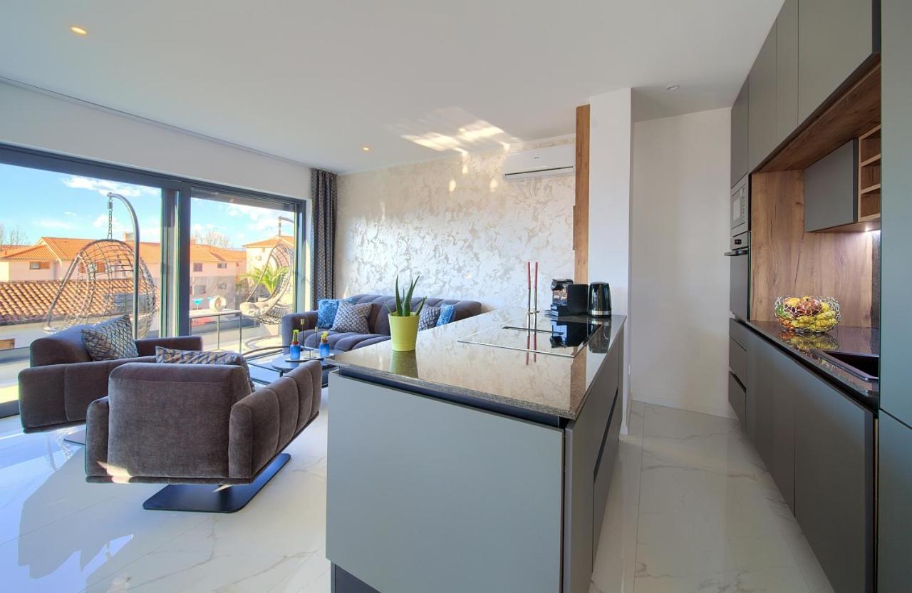Apartamento Penthouse Rosa Malinska Exterior foto