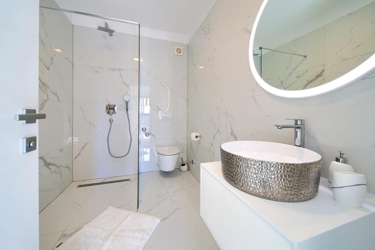 Apartamento Penthouse Rosa Malinska Exterior foto